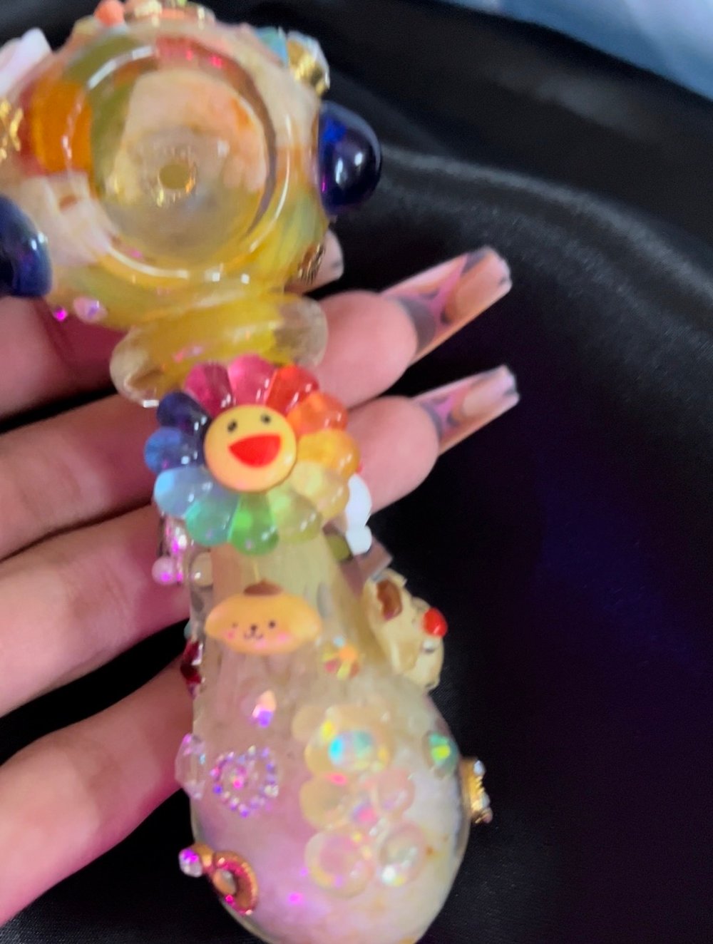 Happy face emoji sanrio pipe 