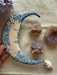 Image 1 of Lune à accrocher 🩵