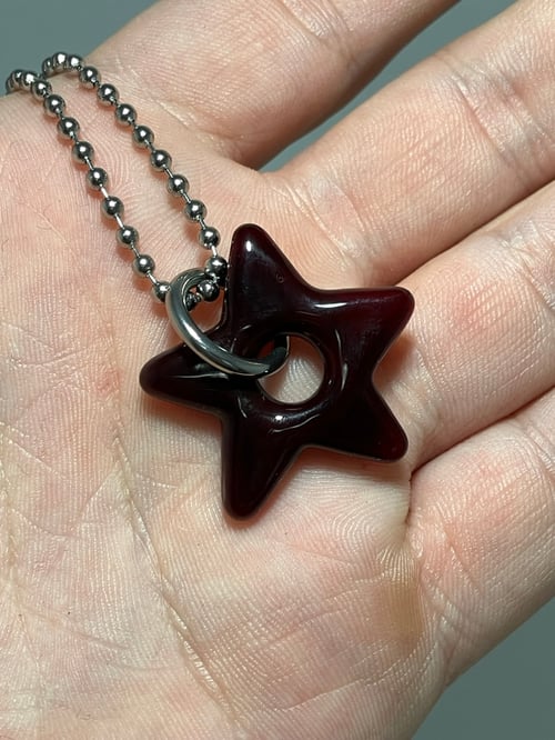 Image of dark red star