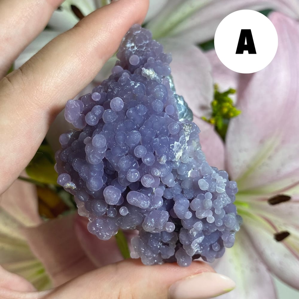 Image of Grape Agate Specimen