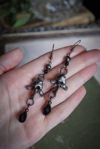 Image 2 of Tiny vertebrae earrings with hematite and onyx beads