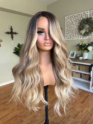 Image of Delia (ready to ship)