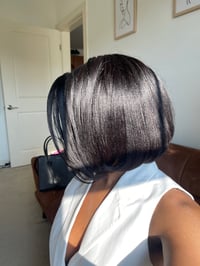 Image 5 of 10 inch YAKI 7x5 HD LACE CLOSURE BOB wig