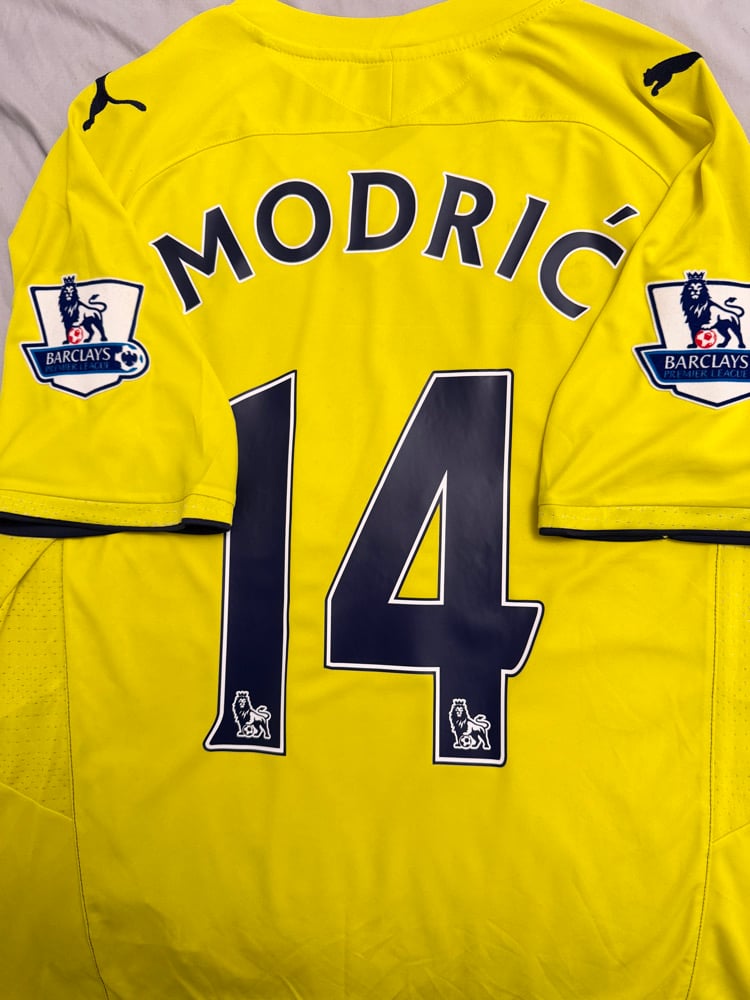 Image of Tottenham Hotspur “MODRIĆ 14” 2009/10 Third Shirt + PL patches  (XL)