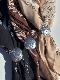 Image 2 of WAVY DOTS SCARF SLIDE 