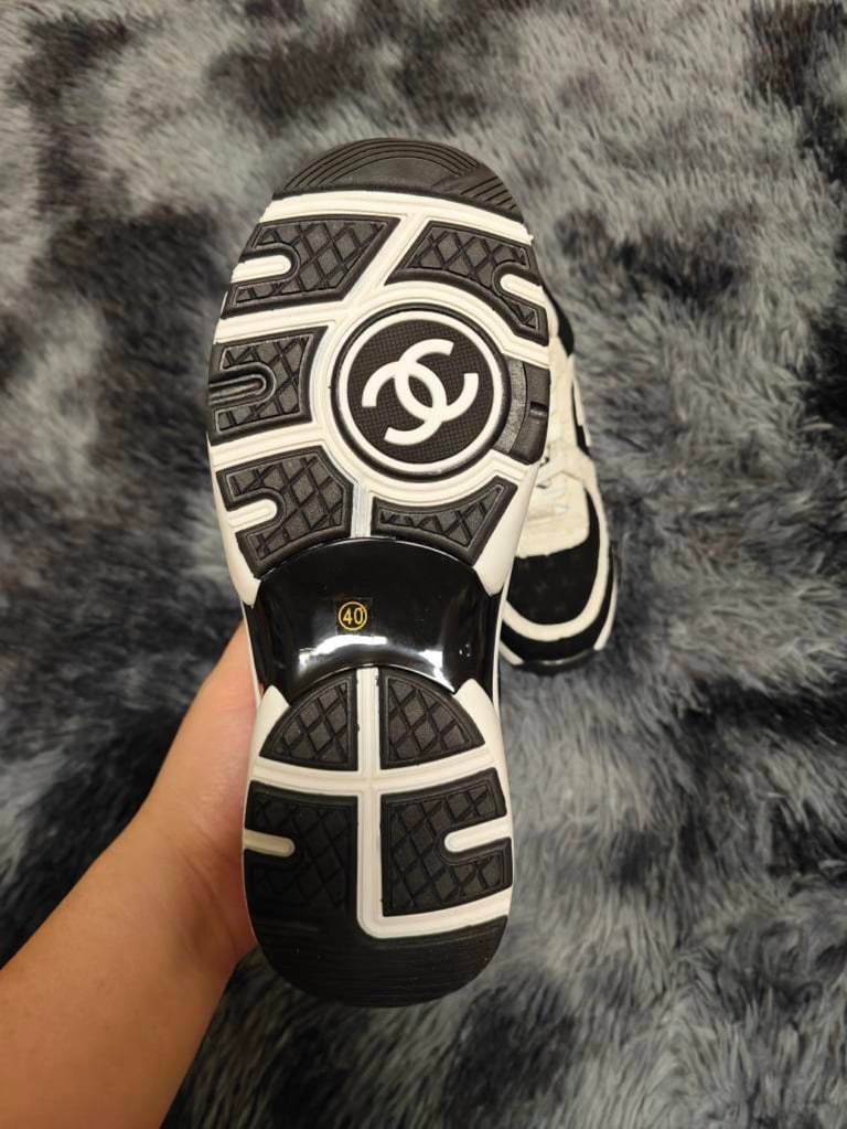 CC sneakers (black and white) Image 3