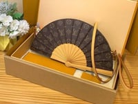 Image 2 of FAN IT PURSE
