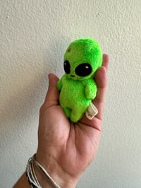 Image 3 of Tiny Alien Bby