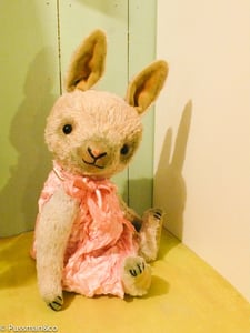 Image of  PDF-E-pattern to make a bunny like Lucy