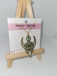 Geometric Lotus Necklace 