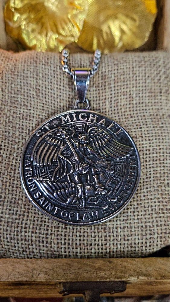 👑The Armored Kingdom Saint Michael Sword Necklace (Silver)