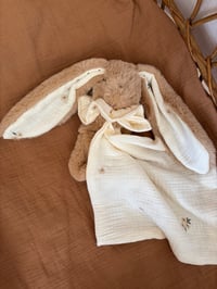 Image 2 of DOUDOU LAPIN ET SON LANGE MARGUERITE