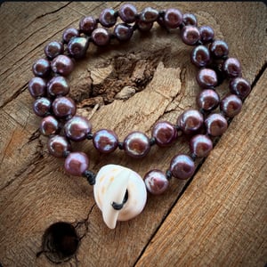 Image of Hand knotted Edison pearl necklace with purple puka shell clasp 19 inch