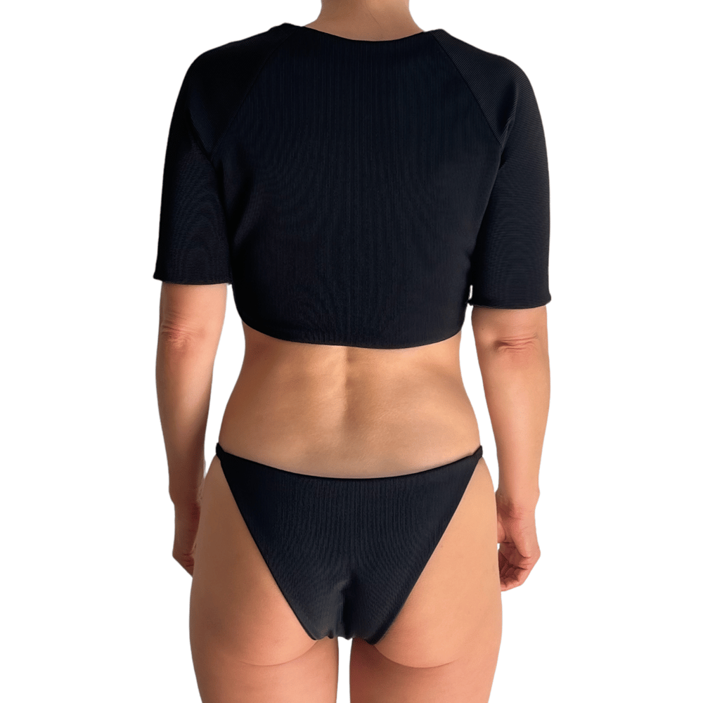 IBIZA || Crop Rash Tee BLK