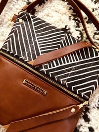 Image 7 of HWD zipper crossbody 