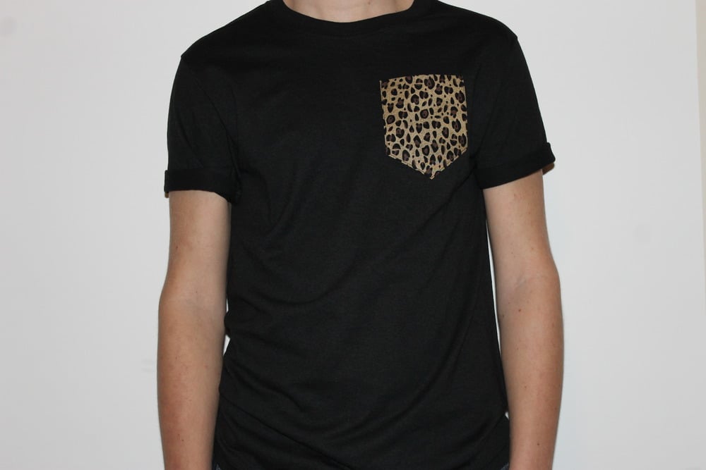 Image of Black Pocket Tee With Cheetah Pocket