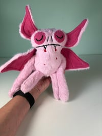 Image 4 of Sleepy Medium Weighted Winged Vampire