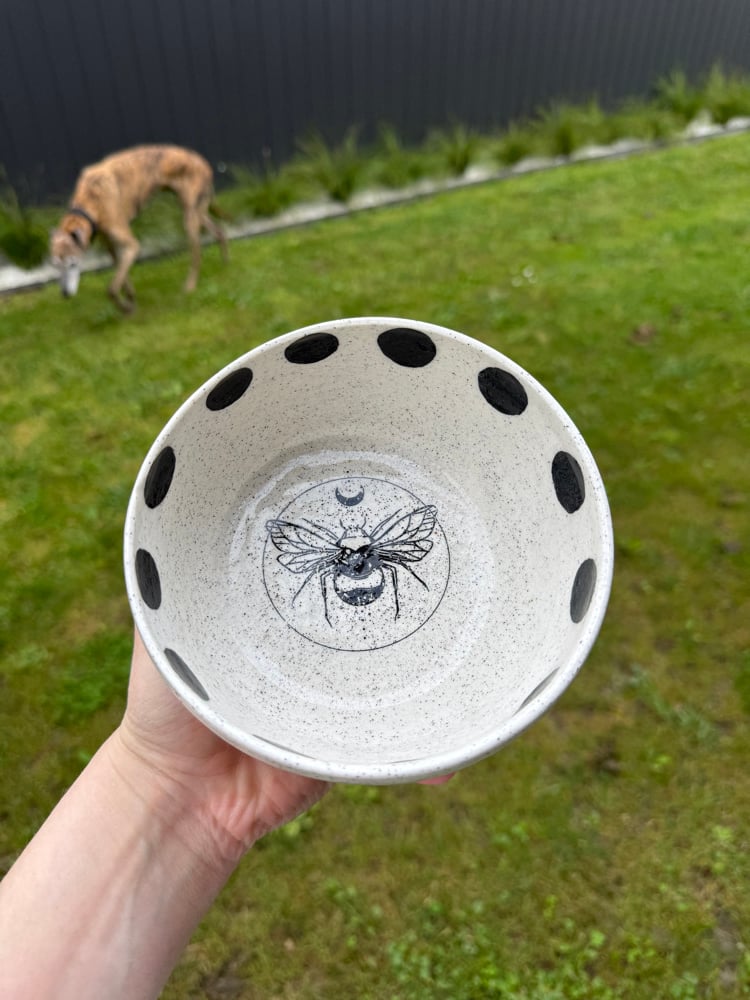 Image of Grey Speckled bee bowl