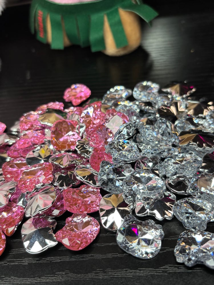 Image of HK head gems