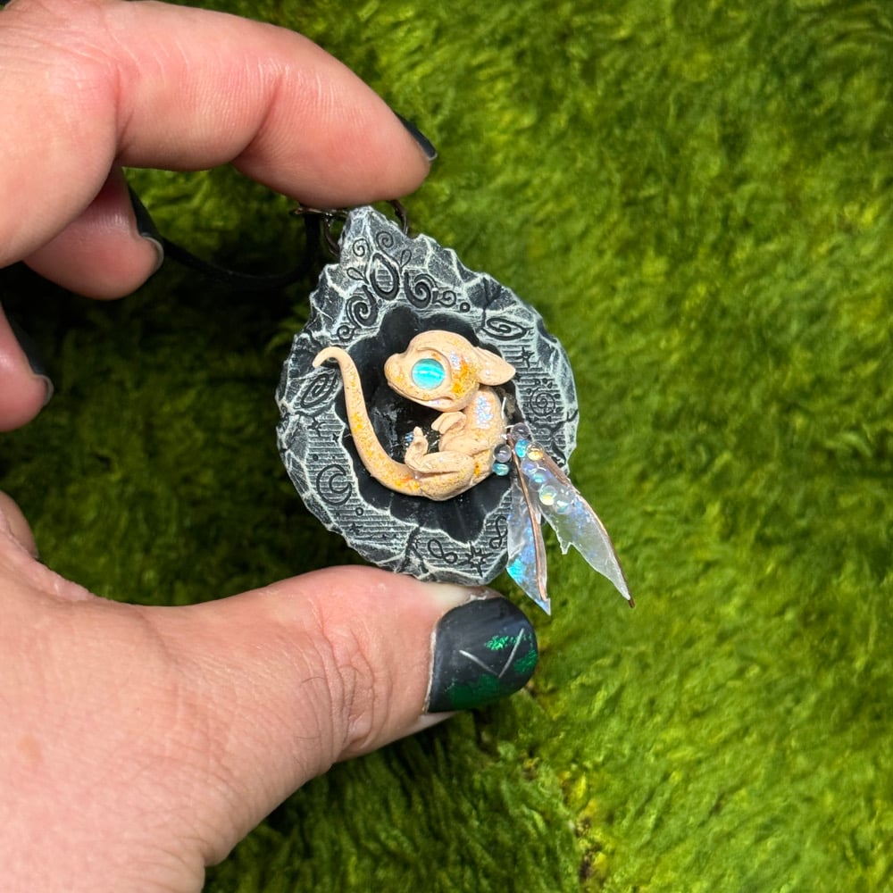 Image of PANDRAGONS ATTRACTION PEACH