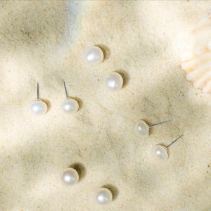 Image of Freshwater Pearl Stud Earrings