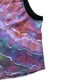 Image 4 of XL Ladies Fitted Knit Contrast Tank in Earthy Geode Ice Dye