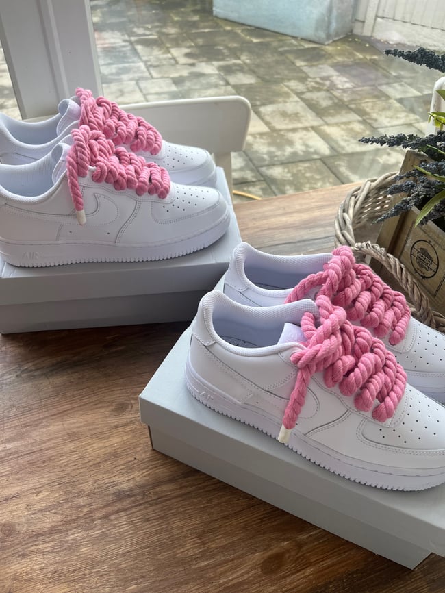 ‘BUBBLE GUM’ AF1’s