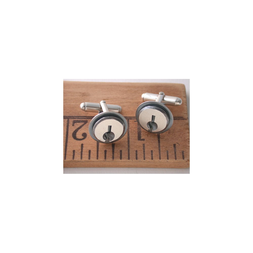 Image of keyhole cufflinks