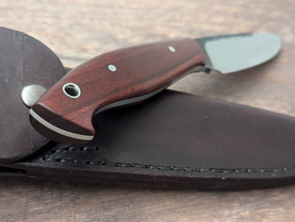 Image of Bushcraft knife, Full-tang, Brazilian Cherry 