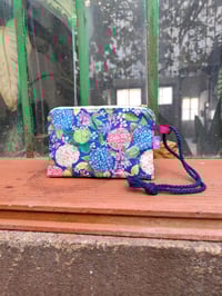 Image 2 of Estuche HORTENSIAS azul