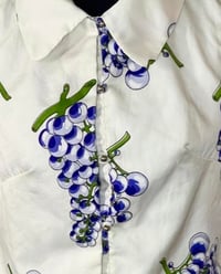 Image 4 of Vintage 1960s-70s Button Front  Sleeveless Grape Print Top - L