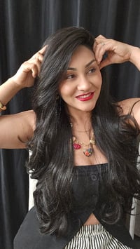 Image 3 of Peluca LA patrona