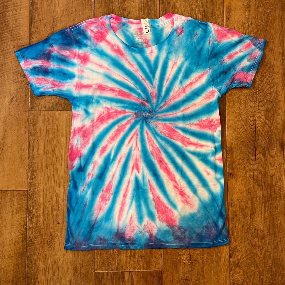 Image of YOUTH MEDIUM tiedye tshirt // 05