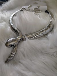 Image 2 of EXOTIC SILVER CHOKER SET