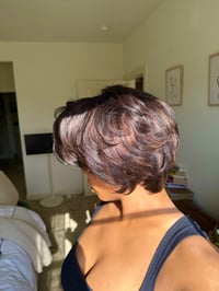 Image 4 of 10 inch GLUELESS 10x6 YAKI BOB with HIGHLIGHTS and LAYERS! READY TO WEAR 