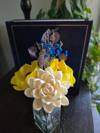 Image 3 of Roped Sunny Elegance Floral Reed Diffuser