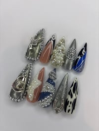 Image 1 of Show stopper (size medium)