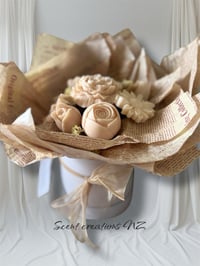 Image 3 of Flower bouquet 