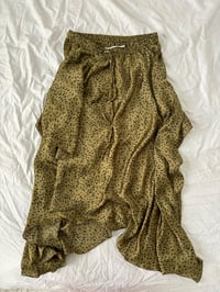 Image 1 of Zara olive skirt // 34