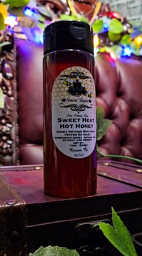Image 4 of 👑The Armored Kingdom Premium Sweet Heat Hot Honey(12oz) 🌶🍯