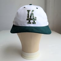 Image 1 of 90s Snapback – Hand Stitched LÁ-1
