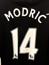 Image 6 of Tottenham Hotspur "MODRIC 14" 2011/12 Long Sleeve Third Shirt + PL patches (XXL)