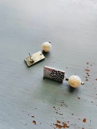 Image 3 of Pearl Post Earrings