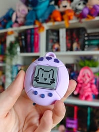 Image 5 of Tamagotchi Clickers lila llavero 