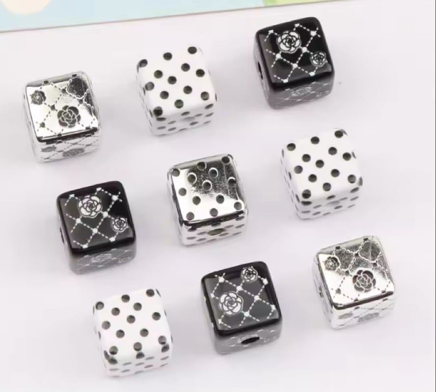 Image of Flower Cube Bead