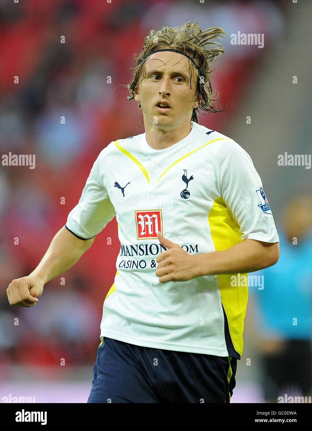 Image of Tottenham Hotspur “MODRIĆ 14” 2009/10 Home Shirt + PL patches