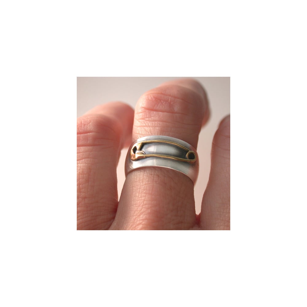 Image of safety pin ring