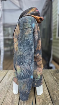 Image 17 of Floral Flukes