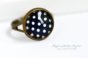 Image of Bague 'les pois' cabochon illustration sous verre