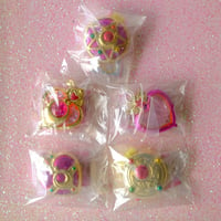 Image 2 of Sailor Moon “Transformation Compact Mirror- Vol 1” Gashapon Full Set